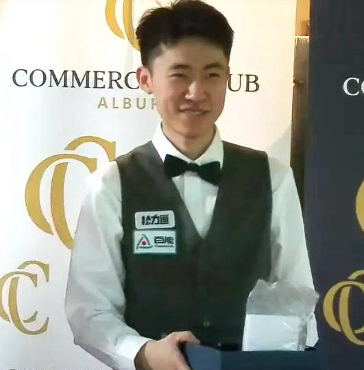 了各自一杆, 冠军凯伦威 了各自一杆, 冠军凯伦威