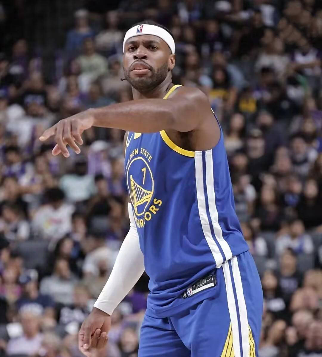 的替代品, 新赛季开始, 勇士的外线 的替代品, 新赛季开始, 勇士的外线